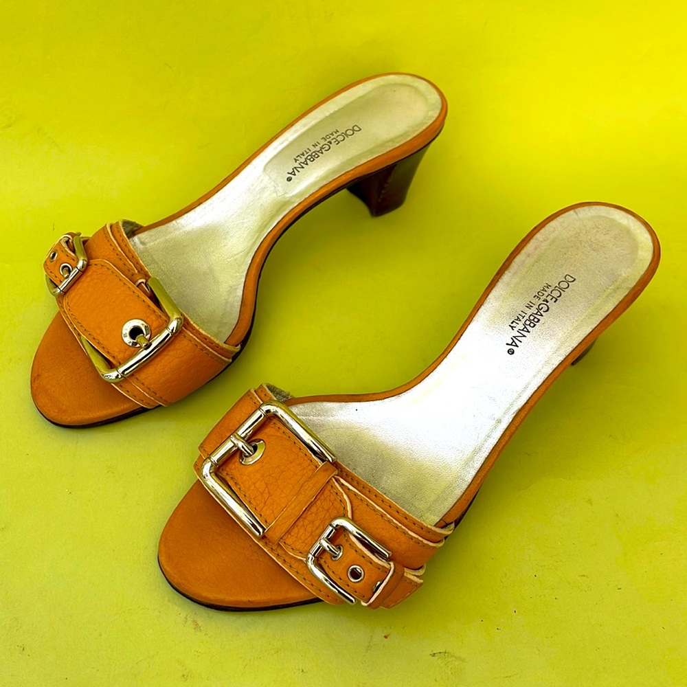 Vintage yellow/orange Dolce & Gabbana pebbled leather shoes